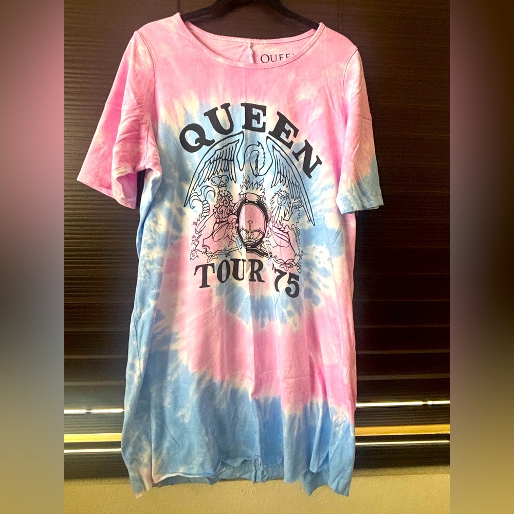 Queen Tie Dye T-shirt Dress